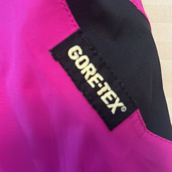 Road Runner Sports goretex jacket - Picture 5 of 8